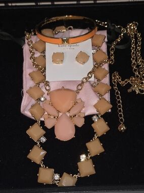 kate spade peach and gold statement necklace, Braclete And Earring set